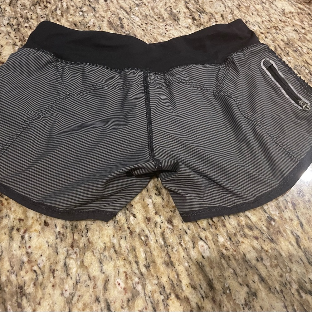 Lululemon shorts size 4